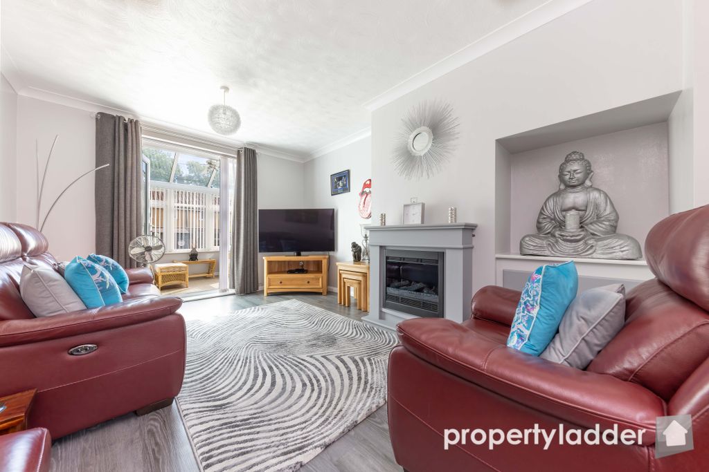 Property photo 3 of 19 Pl