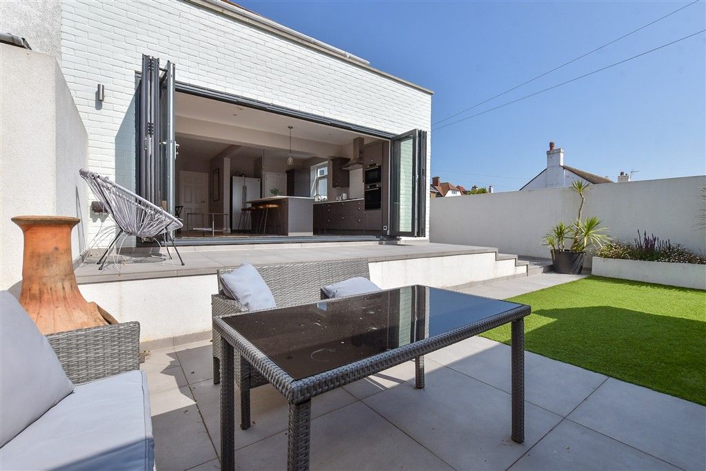 Property photo 3 of 14 External Lifestyle Photograph