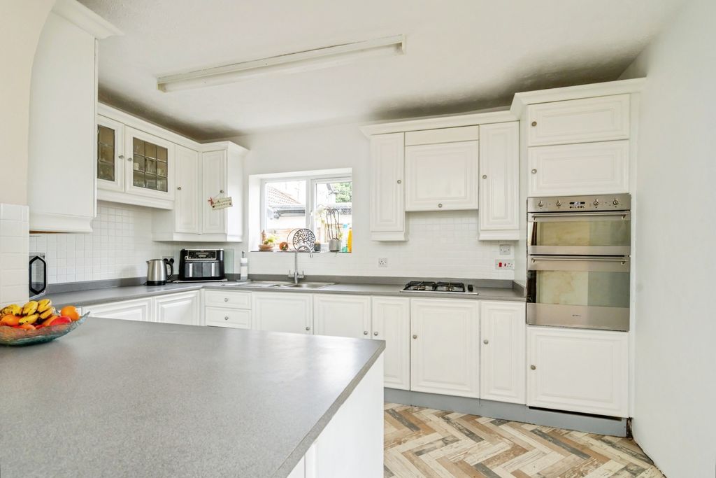 Property photo 3 of 19 Pbox-Img.Jpg