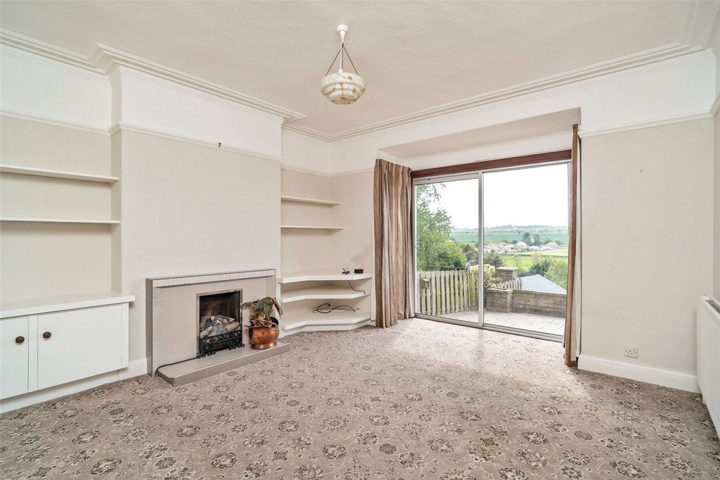 Property photo 3 of 39 Sitting Room