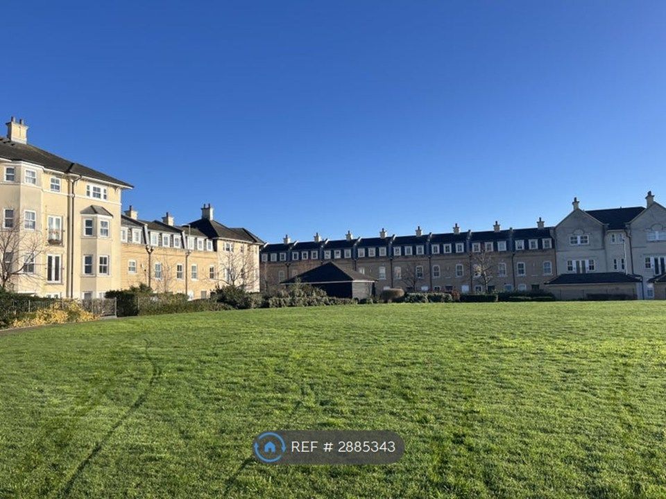 Property photo 1 of 14 St Matthews Gardens