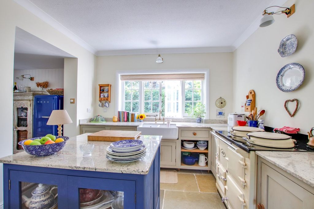 Property photo 3 of 21