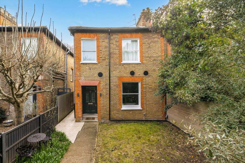 Property photo 1 of 8