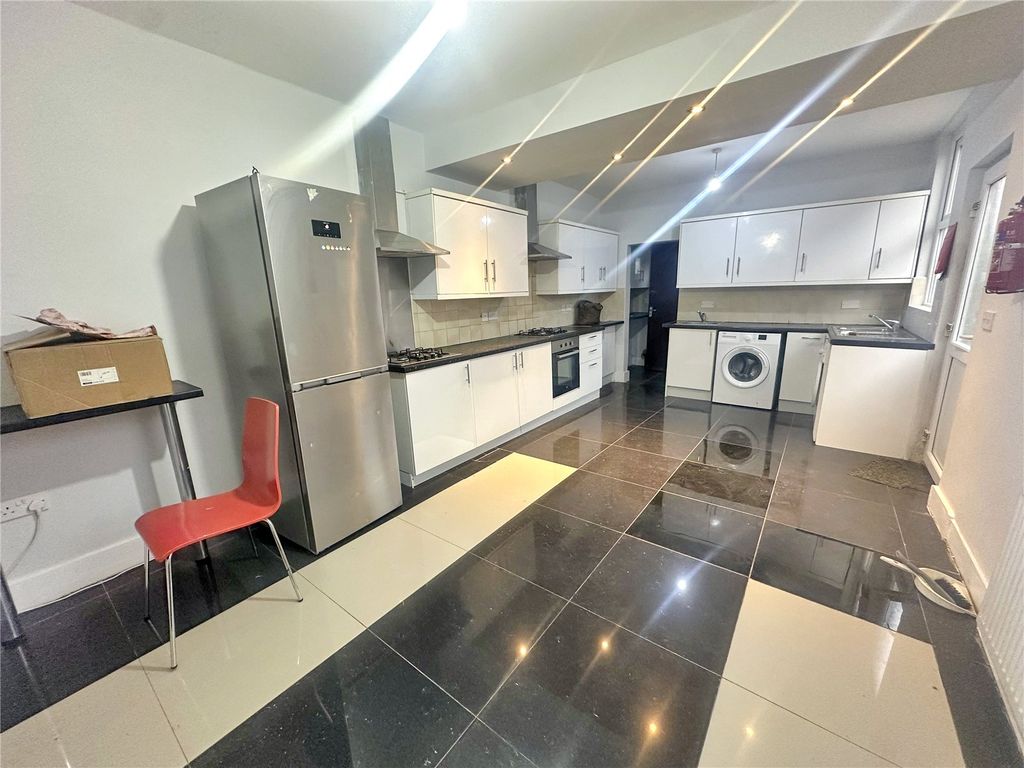 Property photo 2 of 10 Picture No. 04