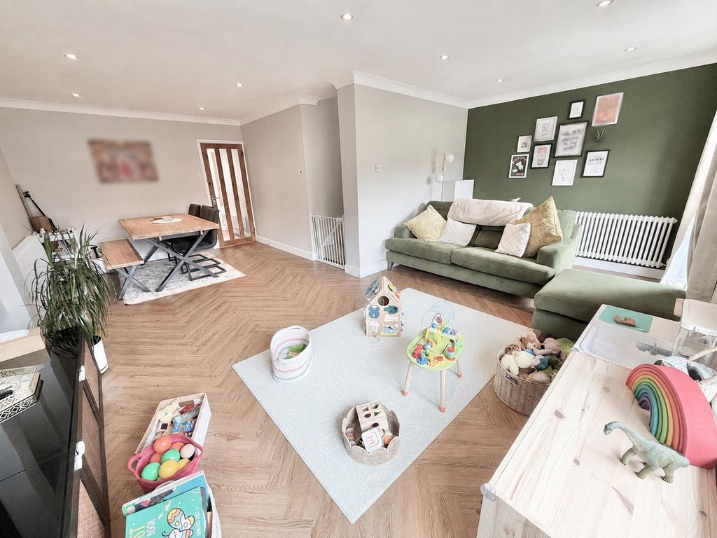 Property photo 3 of 18 08c88146-Ac0F-4710-A218-920Af1B63838