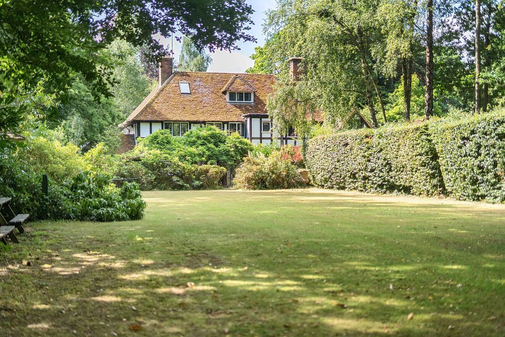 Property photo 2 of 38 1318671-8-687A4Cf...