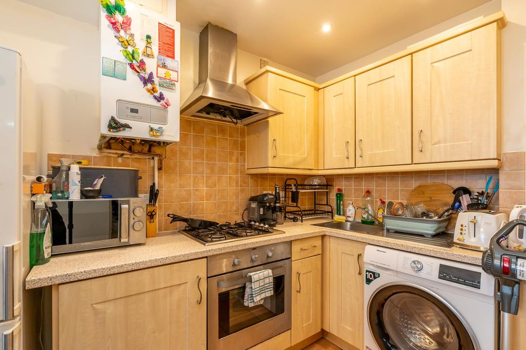 Property photo 3 of 9 Kitchen.Jpg