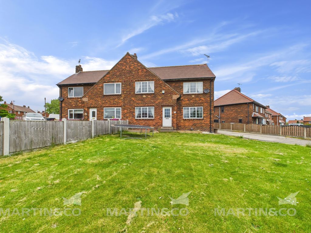 Property photo 1 of 22 Cam02406G0-Pr0454-Still022