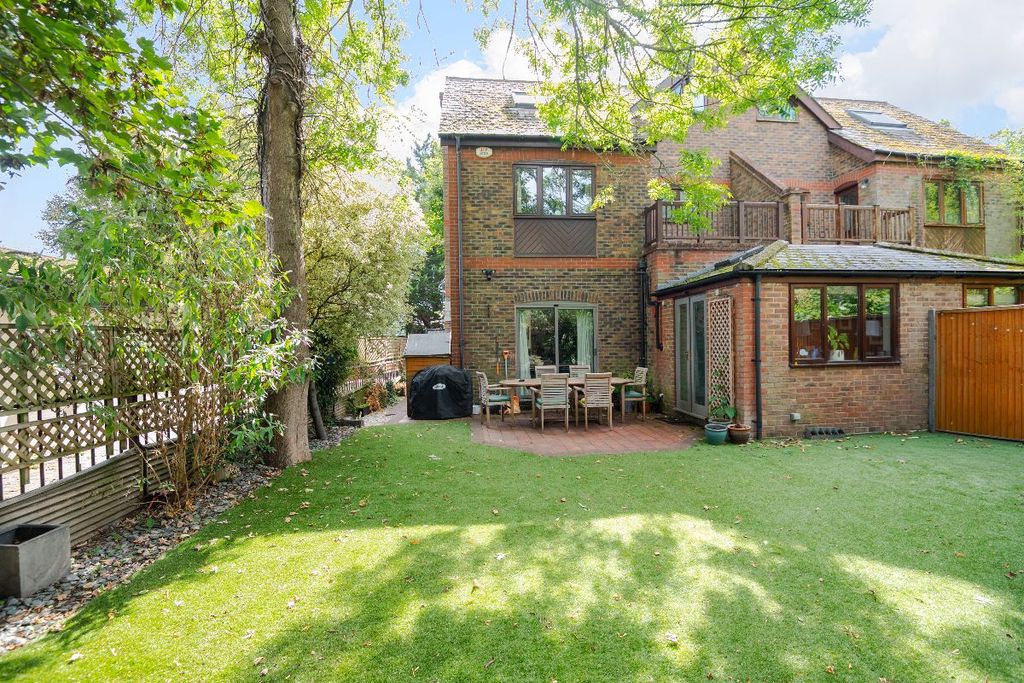 Property photo 2 of 18