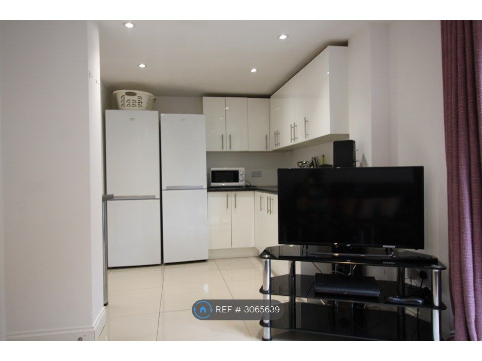 Property photo 2 of 15 Kitchen