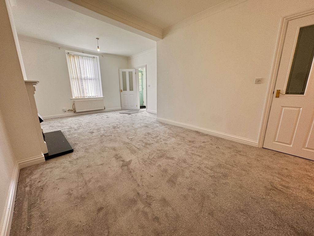 Property photo 3 of 17 Image