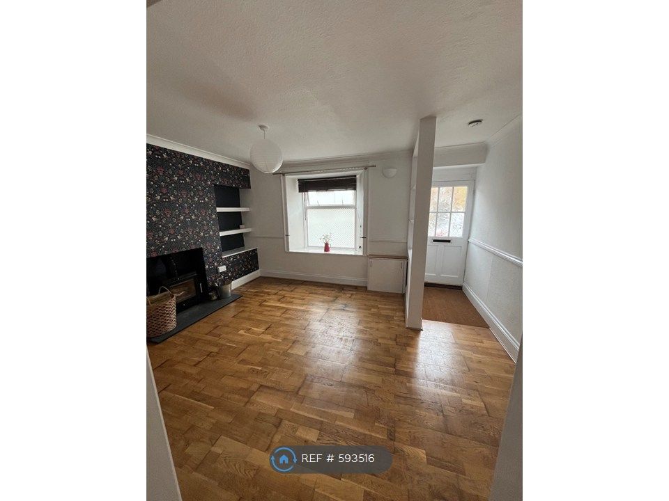 Property photo 3 of 11 Living Room