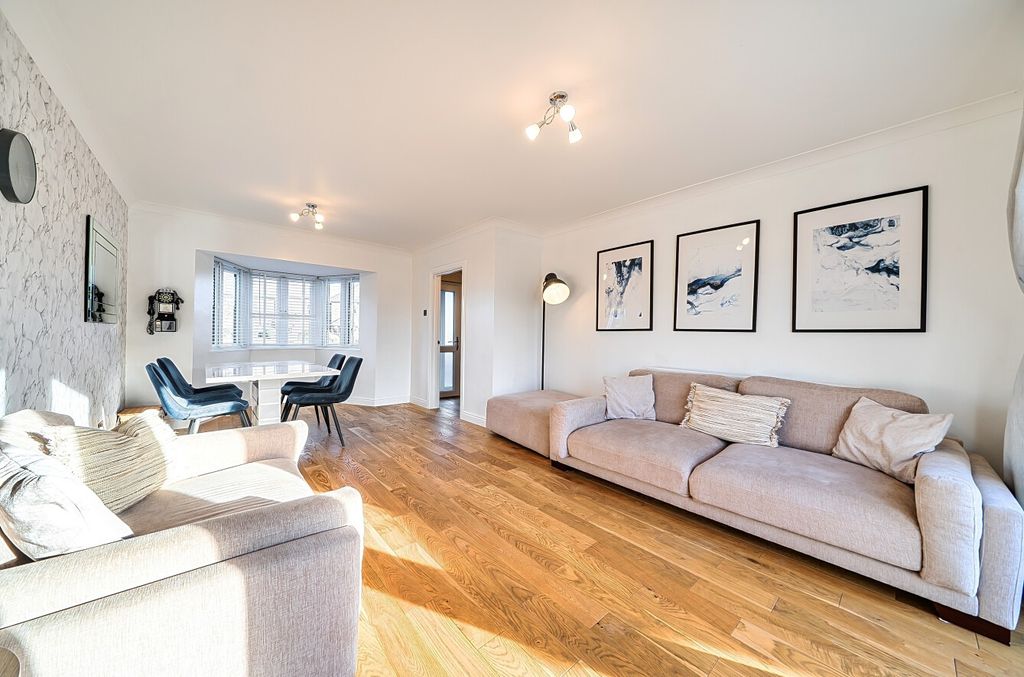 Property photo 3 of 25 5545697