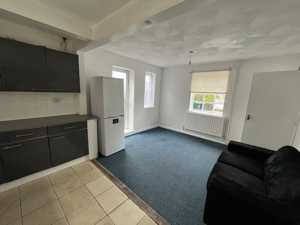 Property photo 3 of 17 Gallery