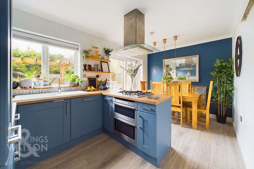 Property photo 3 of 19