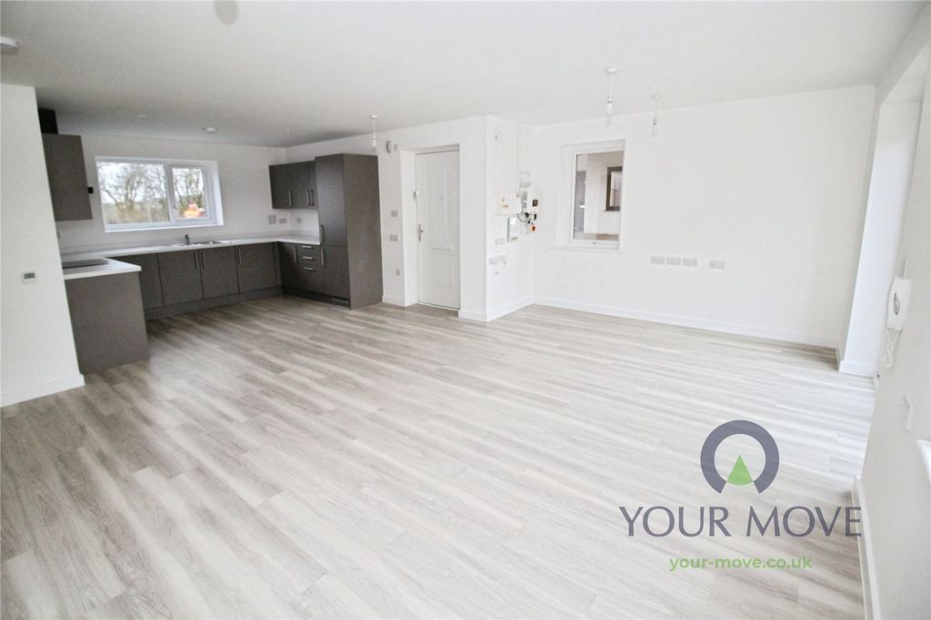 Property photo 3 of 14 Living Room/Kitchen