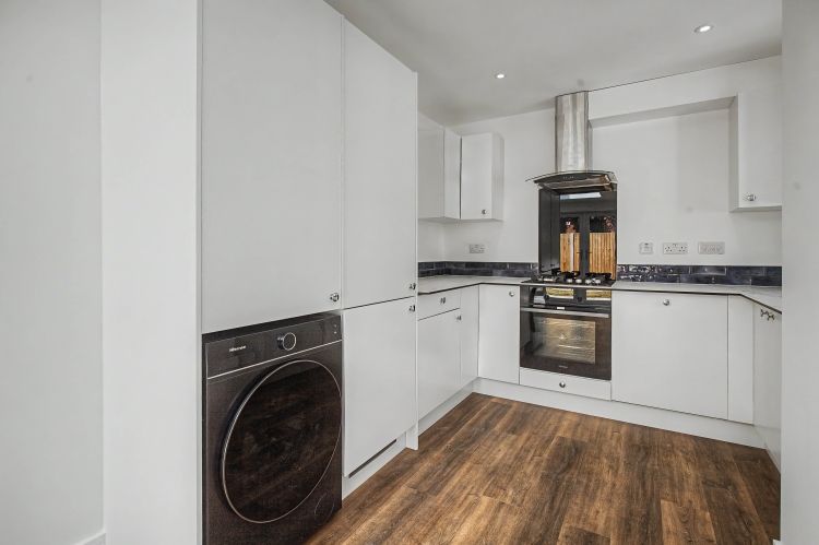 Property photo 2 of 7 328042