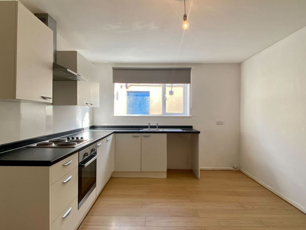 Property photo 1 of 9 Kitchen