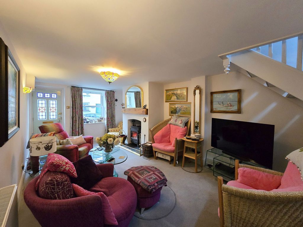 Property photo 3 of 16