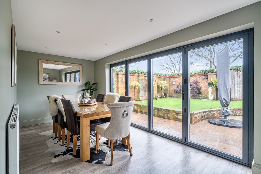 Property photo 3 of 11