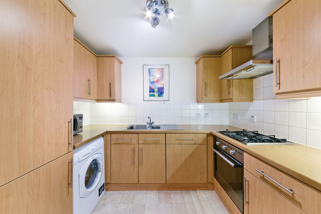 Property photo 2 of 7 Kitchen