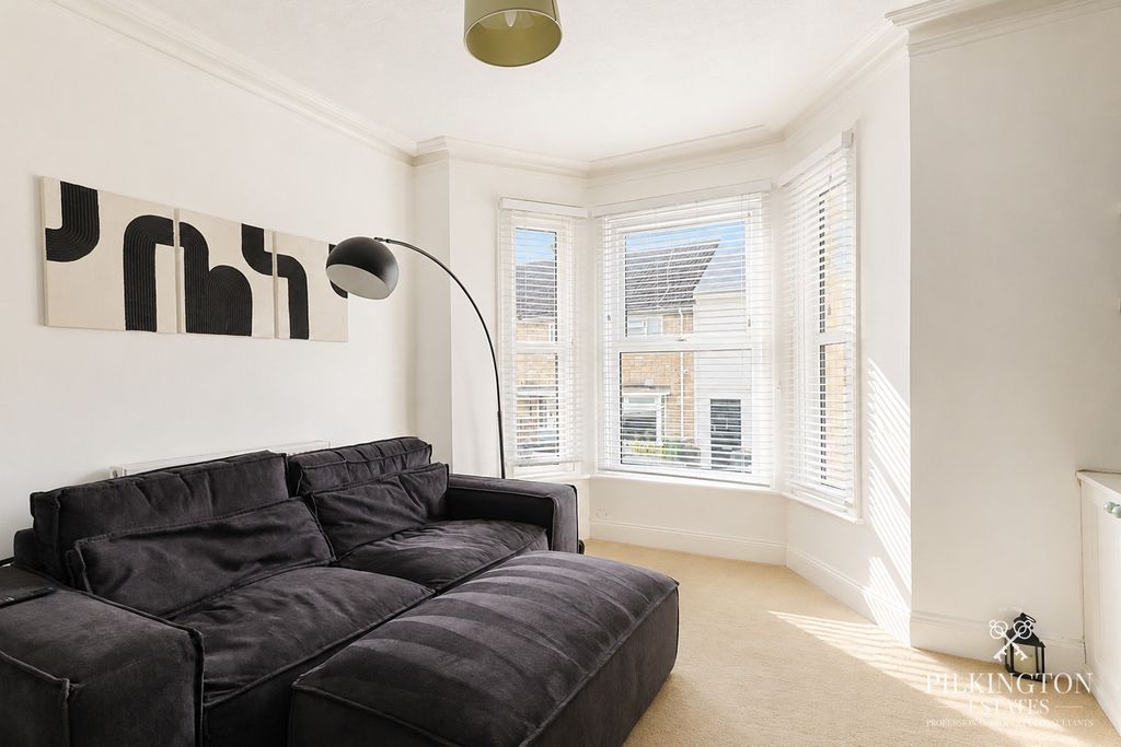 Property photo 3 of 16 5239844