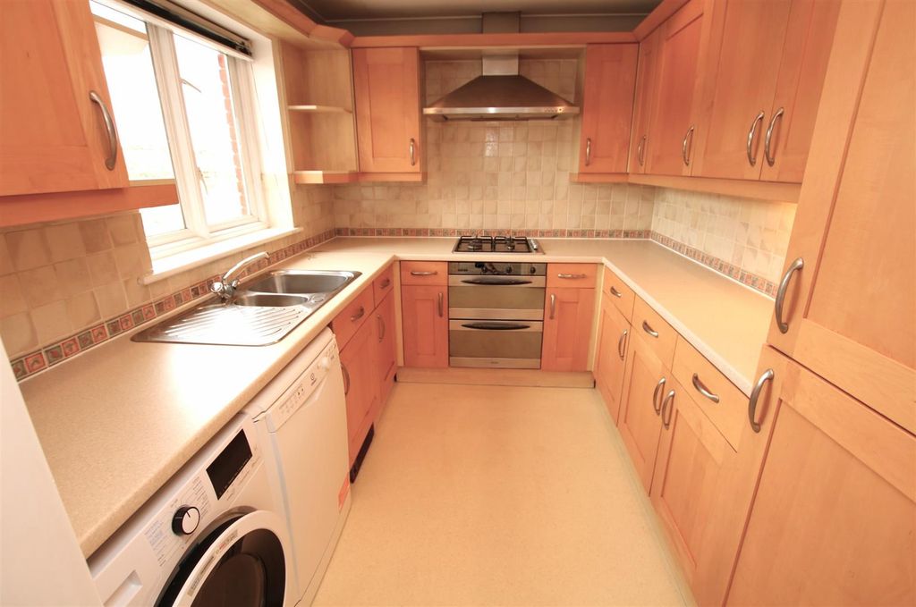 Property photo 3 of 8 Kitchen 1.Jpg