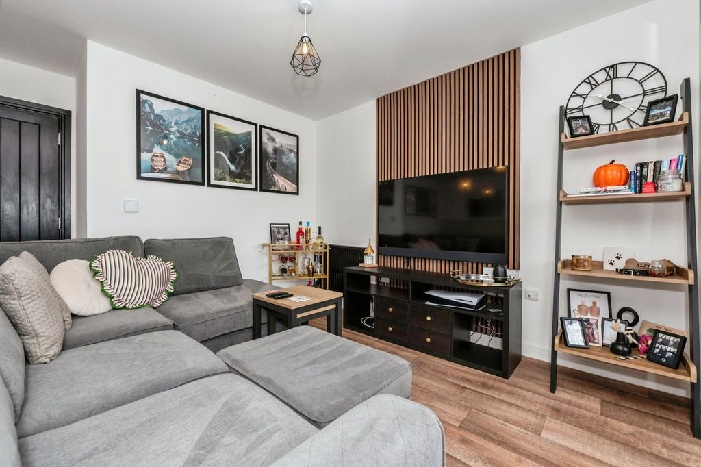 Property photo 2 of 13 Pbox-Img.Jpg