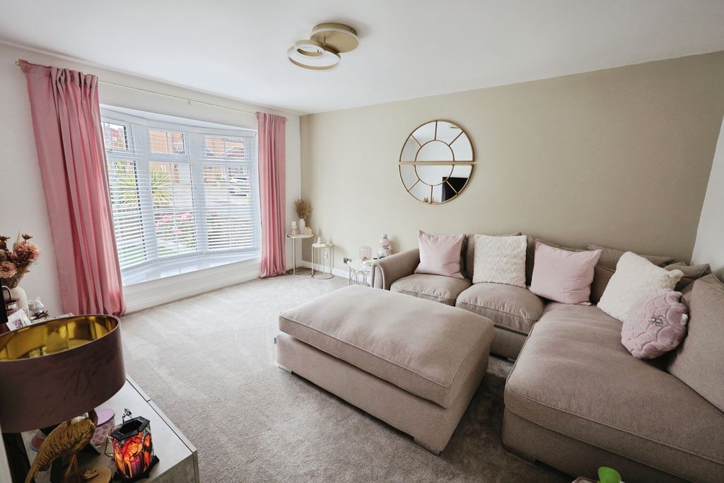 Property photo 2 of 12 Pbox-Img.Jpg