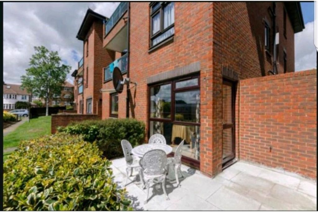 Property photo 2 of 13 Garden