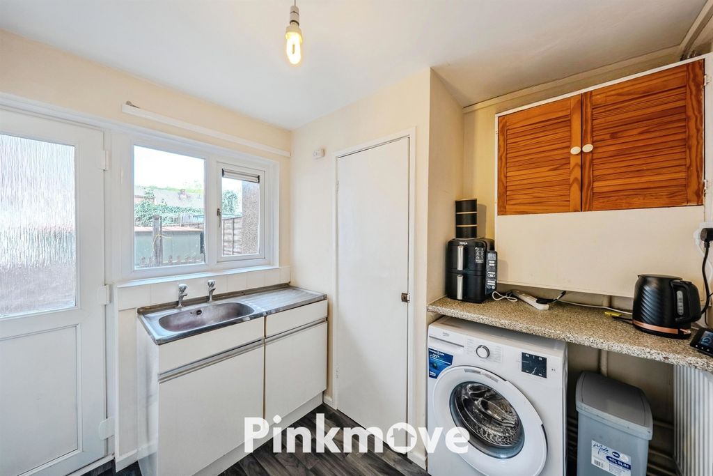 Property photo 3 of 19