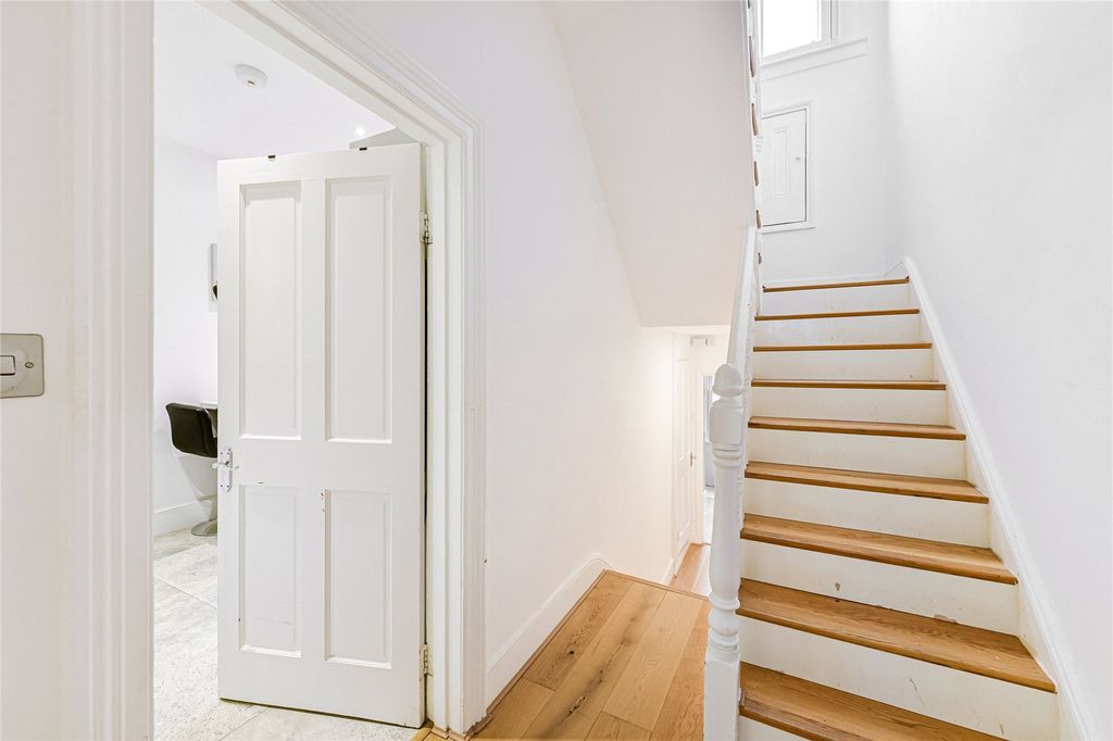 Property photo 2 of 12 Picture No. 02