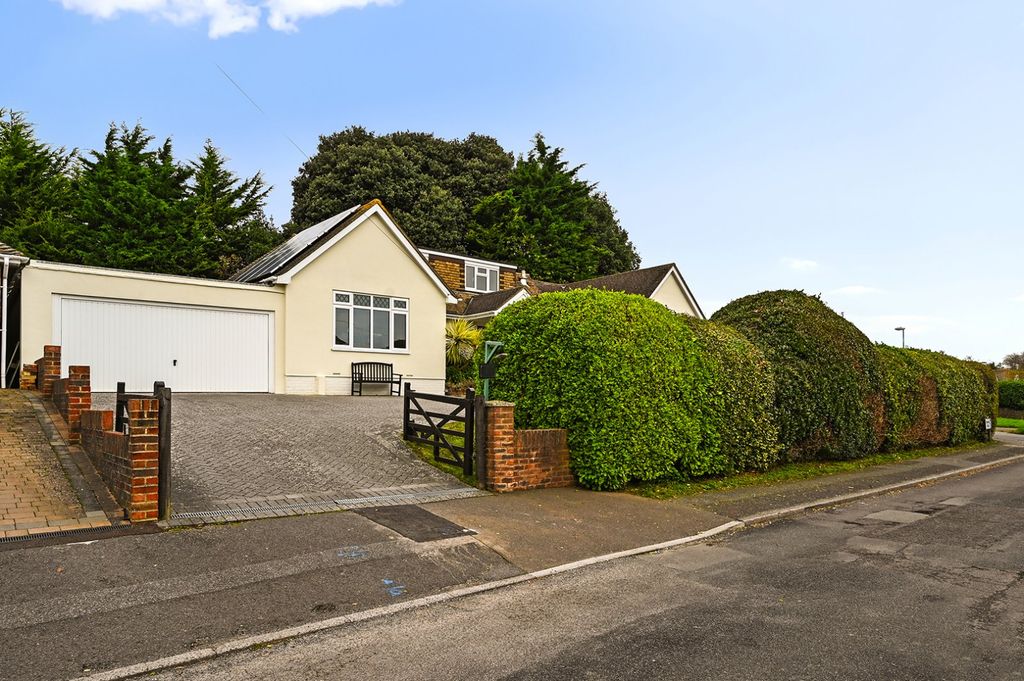 Property photo 1 of 21 Location