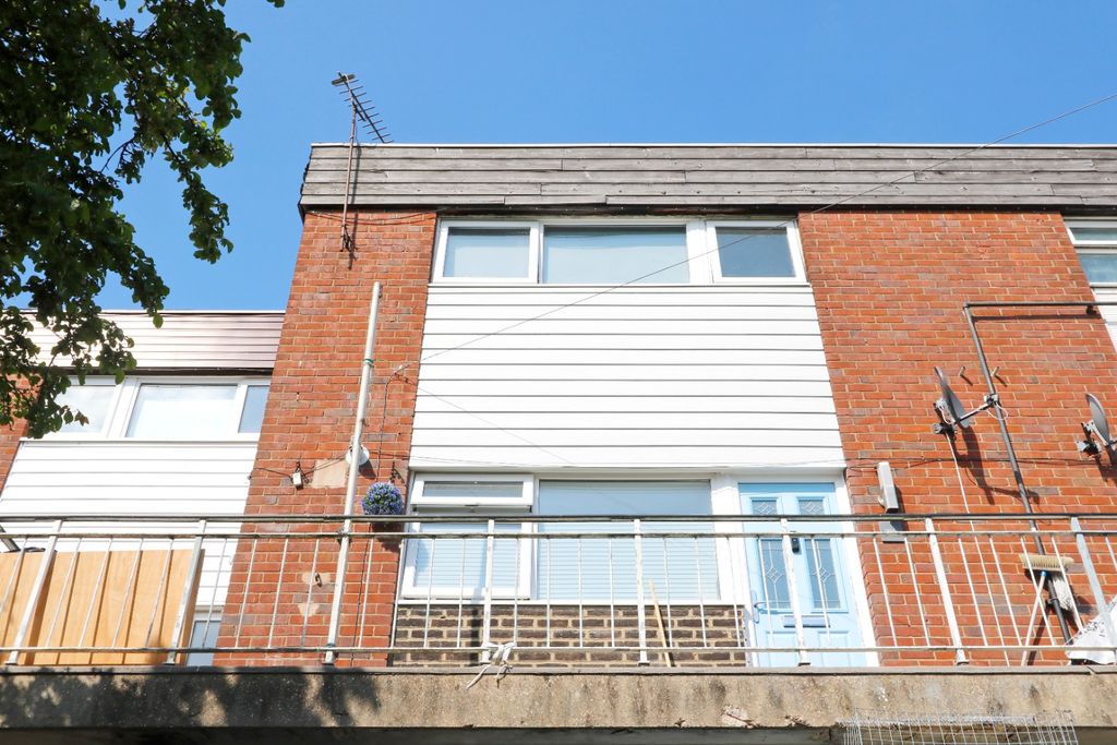 Property photo 3 of 11 5111946