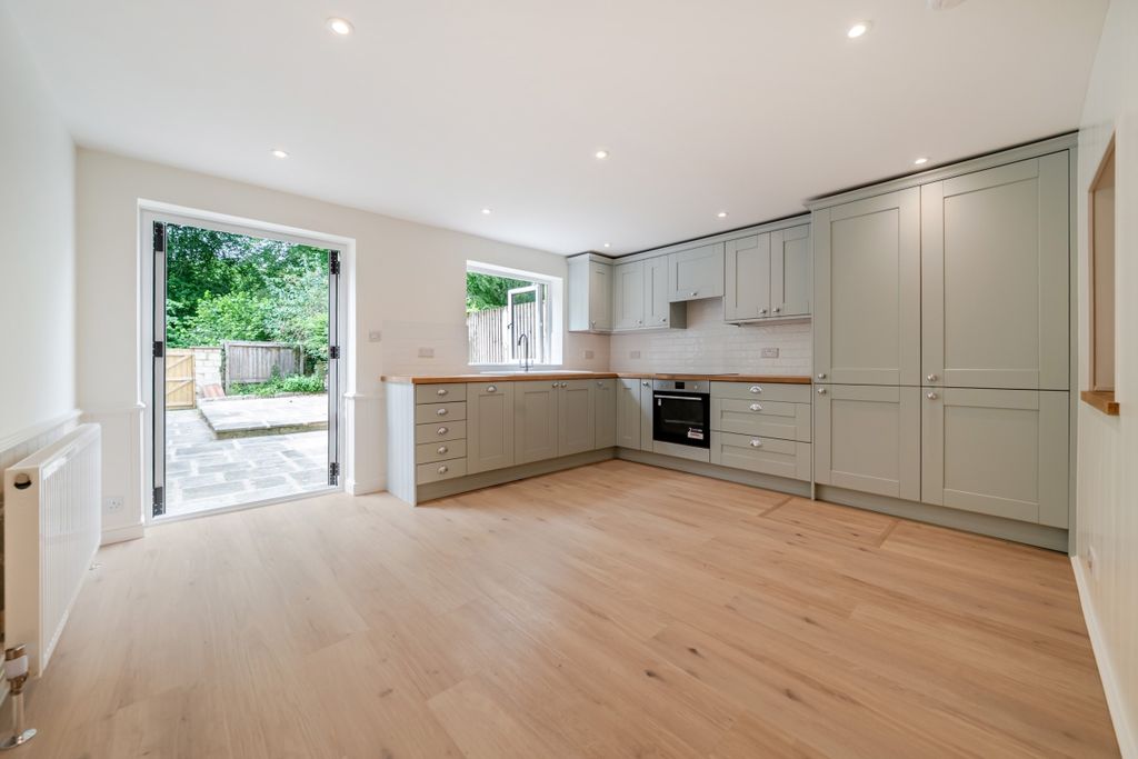 Property photo 3 of 21 1467465-7-6A185E1...