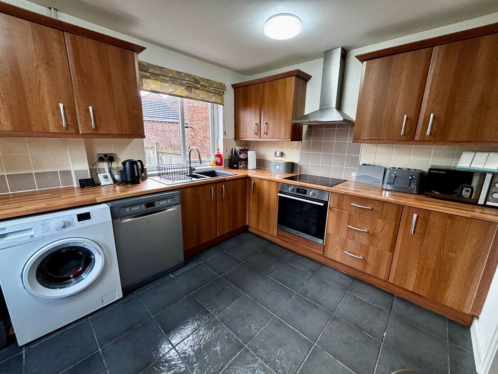 Property photo 3 of 18