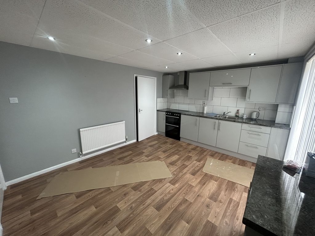 Property photo 3 of 12 Img_1455