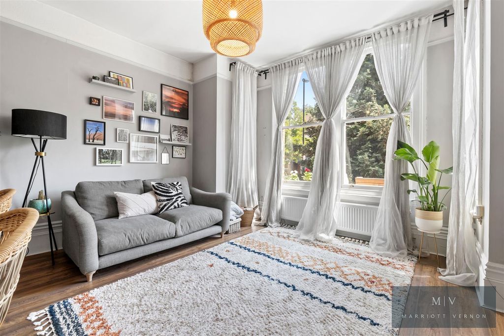 Property photo 2 of 9 Moreton Road 8B MV-4.Jpg