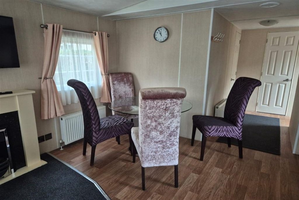 Property photo 3 of 9 Dining Area