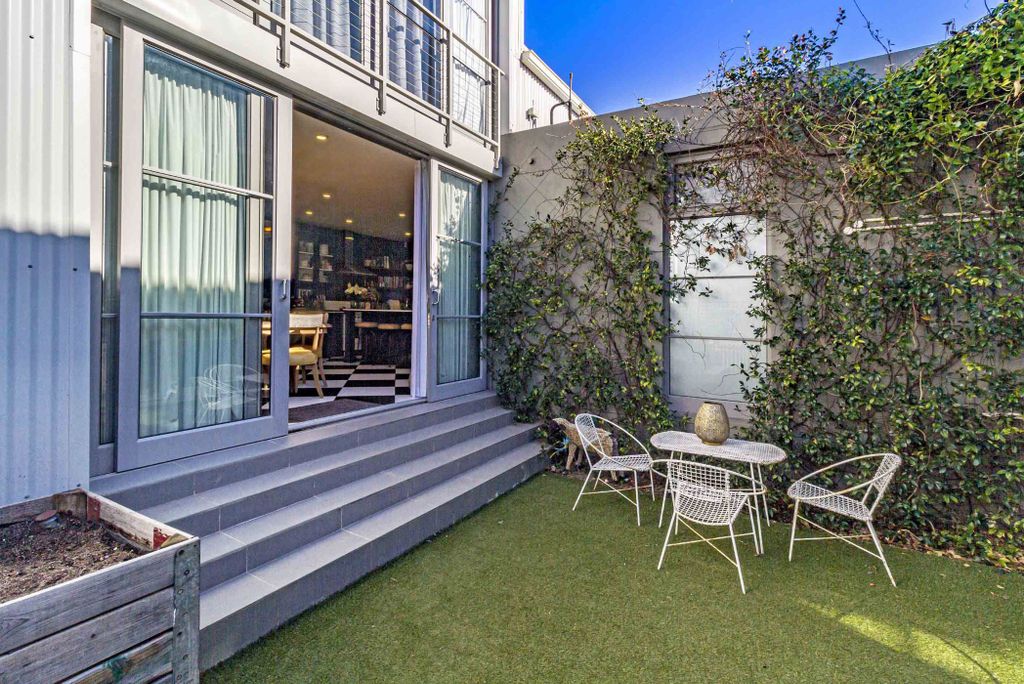 Property photo 3 of 47 St1662517