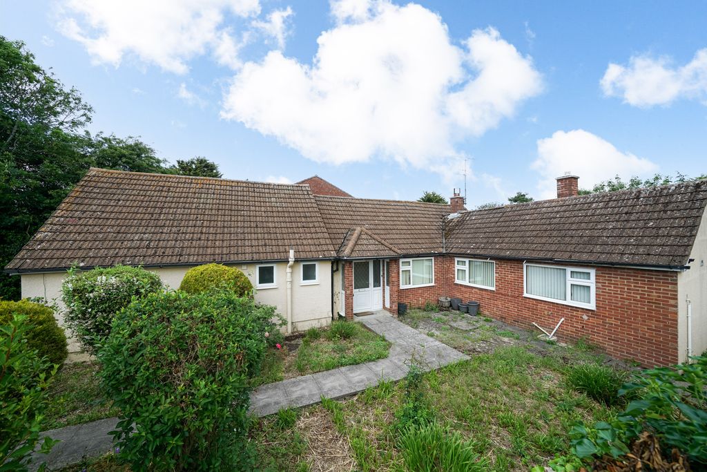Property photo 1 of 34