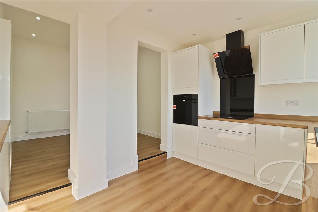 Property photo 3 of 20 Img_4235_1.Jpg