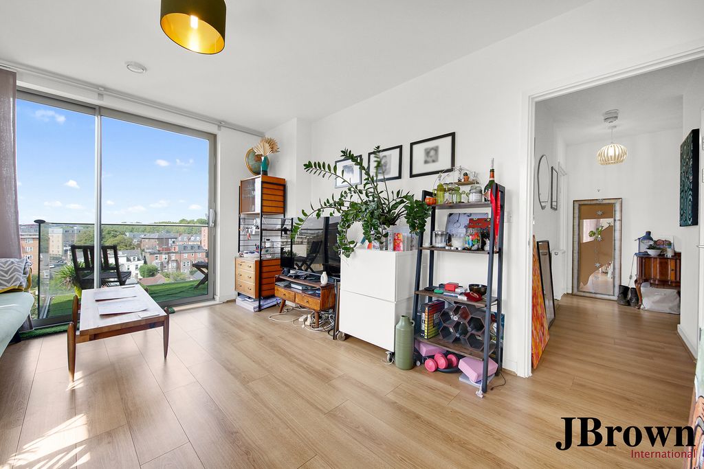Property photo 3 of 11
