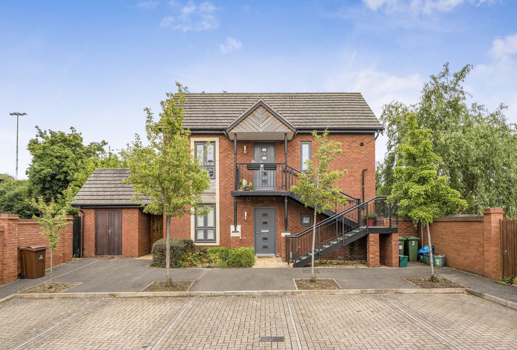 Property photo 1 of 12 1470131-17-6A2307...