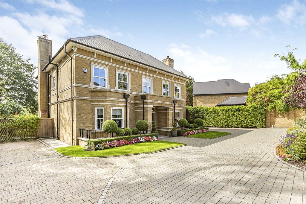 Property photo 2 of 39 Picture No. 33