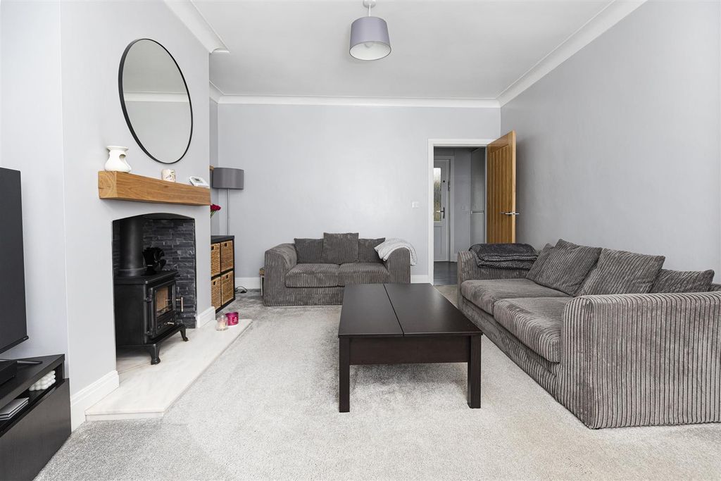 Property photo 2 of 22 Living Room