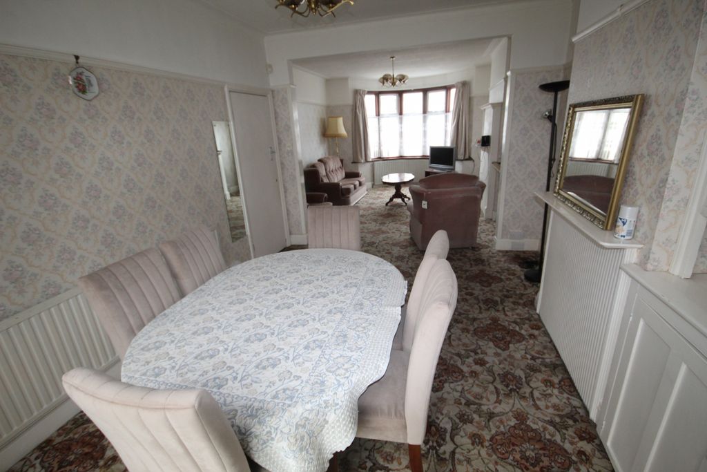 Property photo 3 of 9 Gallery