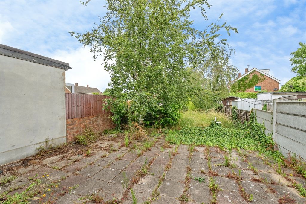 Property photo 3 of 12