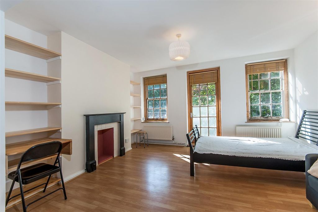 Property photo 2 of 7 Studio 3.Jpg