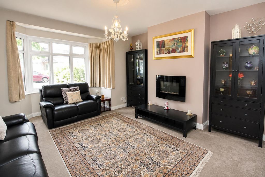 Property photo 3 of 36